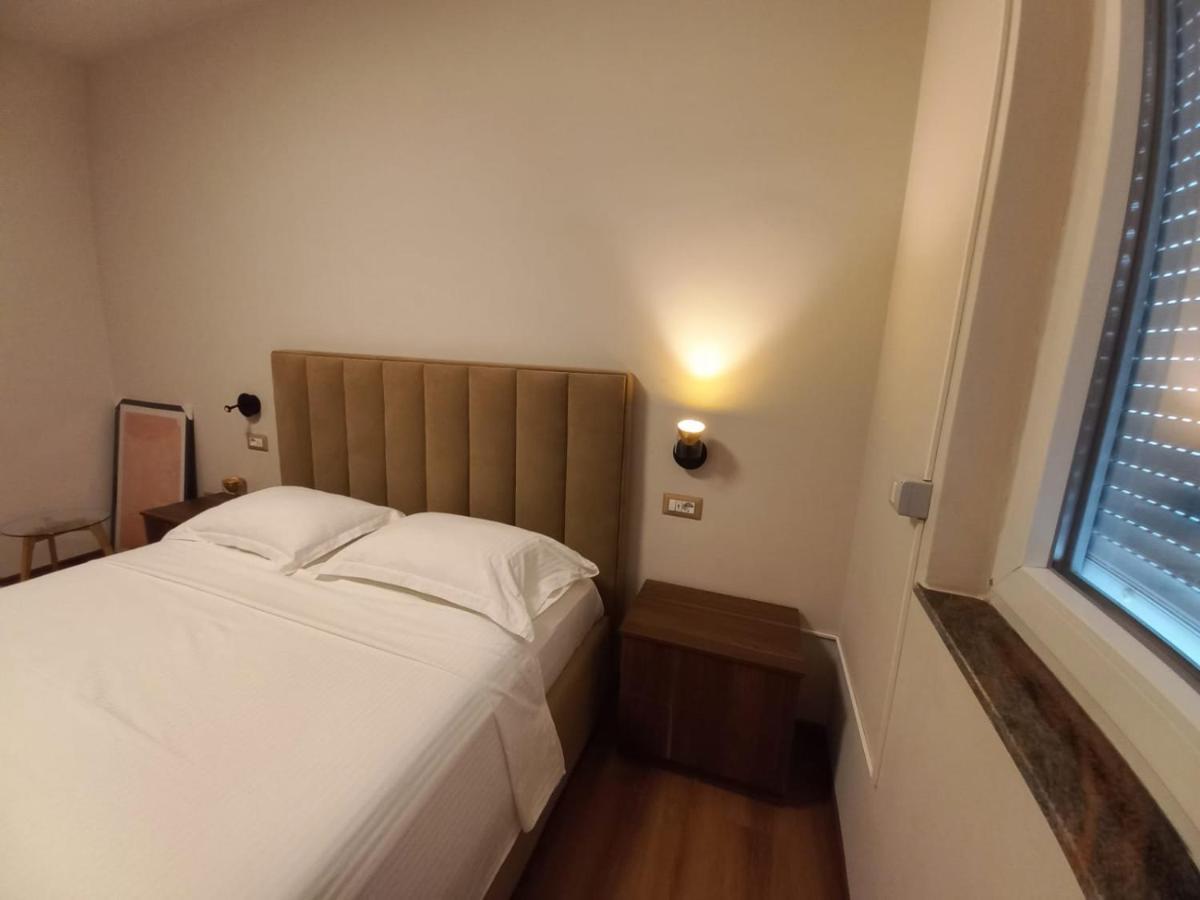 Penthouse Rooms & Aparts Tiranë Eksteriør bilde