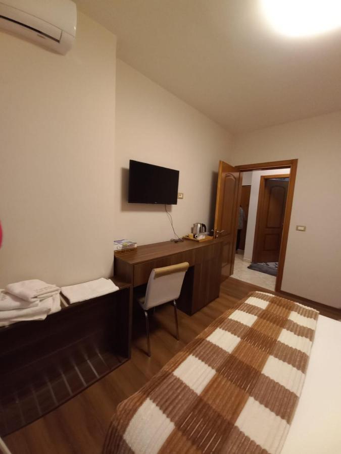 Penthouse Rooms & Aparts Tiranë Eksteriør bilde