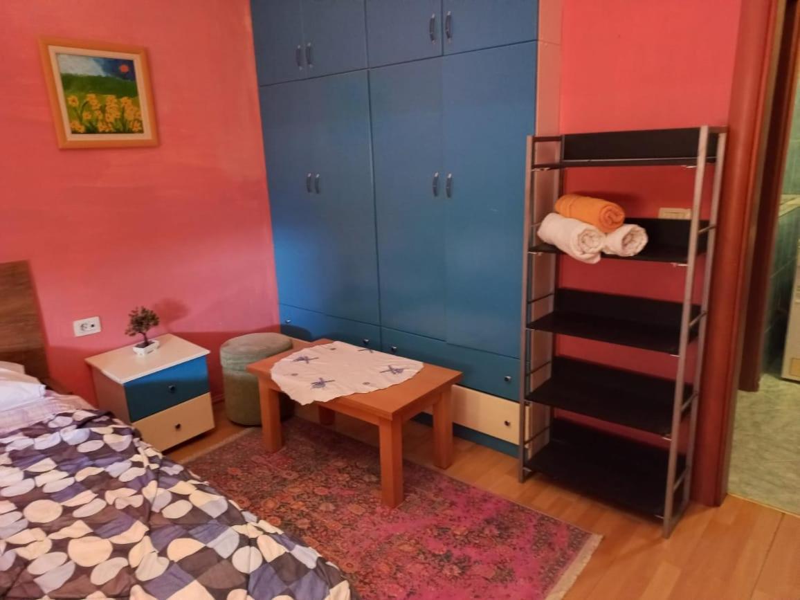 Penthouse Rooms & Aparts Tiranë Eksteriør bilde
