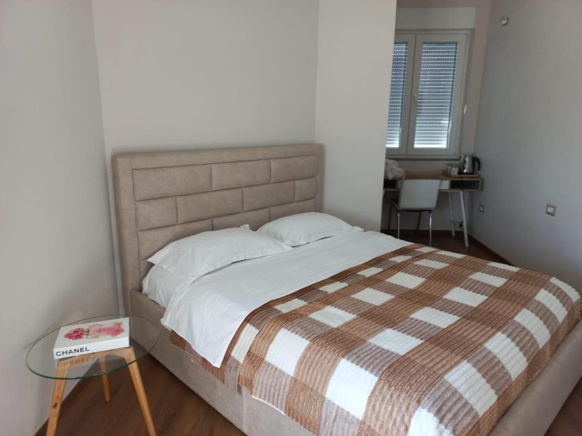Penthouse Rooms & Aparts Tiranë Eksteriør bilde