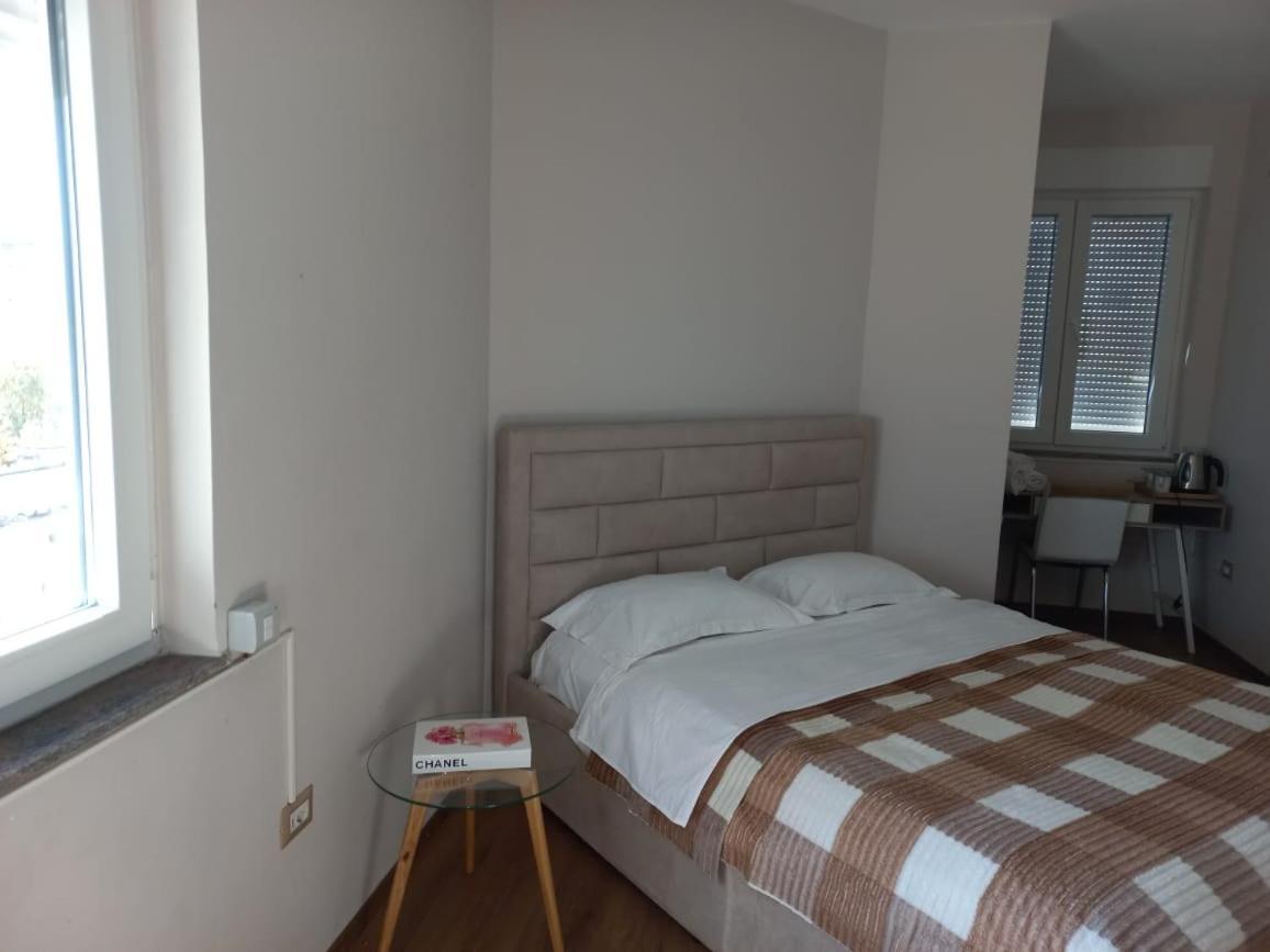 Penthouse Rooms & Aparts Tiranë Eksteriør bilde