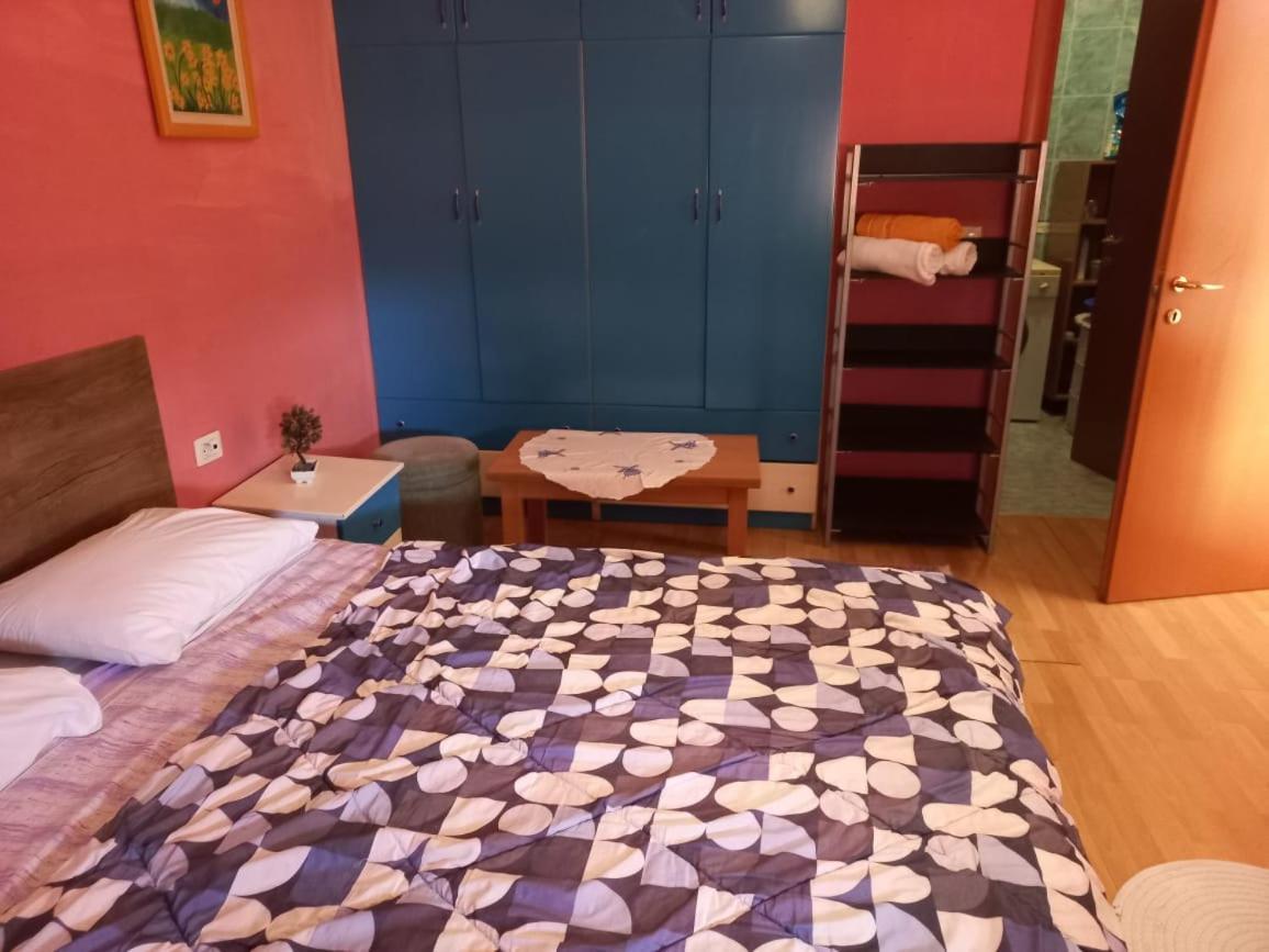 Penthouse Rooms & Aparts Tiranë Eksteriør bilde