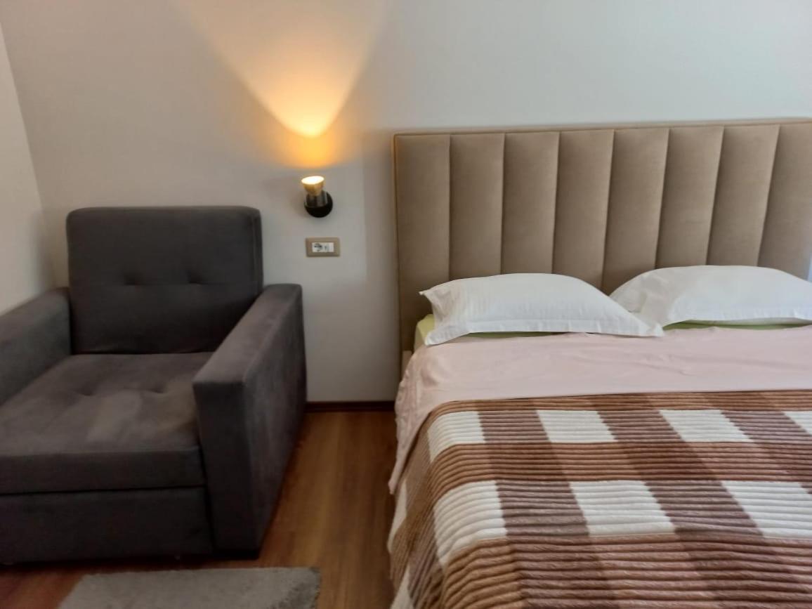 Penthouse Rooms & Aparts Tiranë Eksteriør bilde