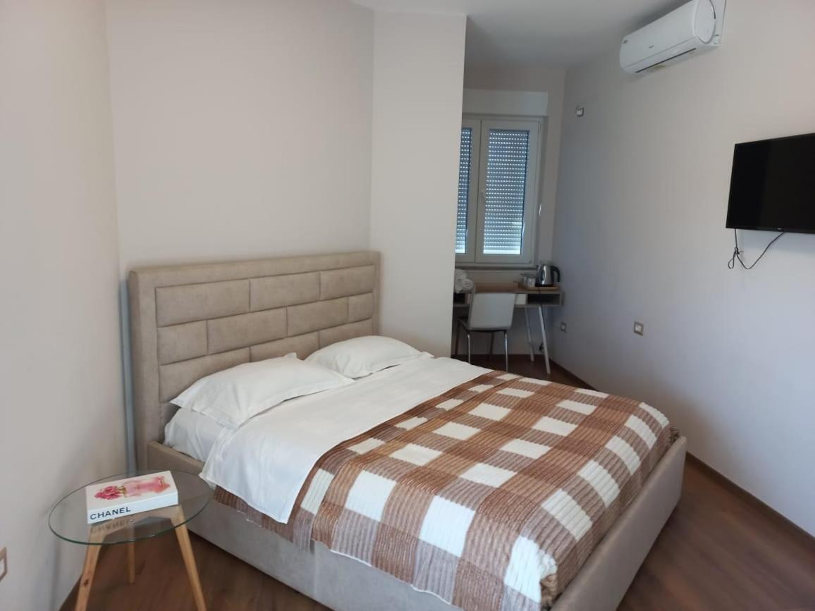 Penthouse Rooms & Aparts Tiranë Eksteriør bilde